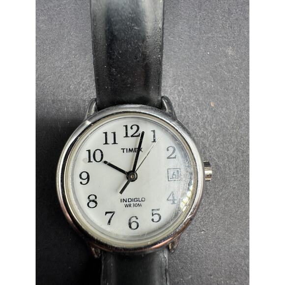 Vintage Timex Indiglo Women's Easy Reader WR 30M Black Strap Date Watch 25mm - Picture 1 of 10